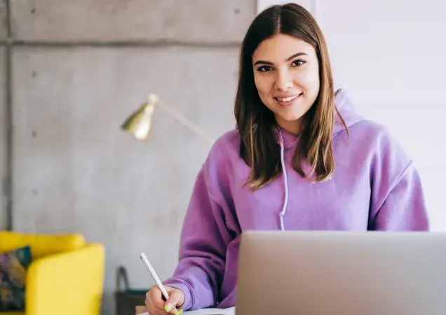 Cómo hacer un ensayo universitario perfecto: estructura, ejemplos y errores comunes