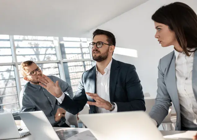 Diferencias entre un gerente de proyectos y un consultor de negocios