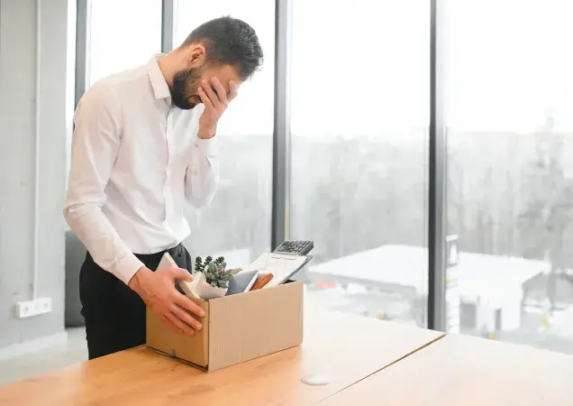 ¿Qué obligaciones tiene una empresa cuando realiza un despido injustificado?